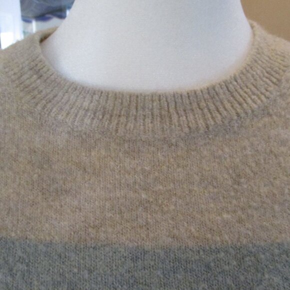 Sweater - Picture 3 of 6